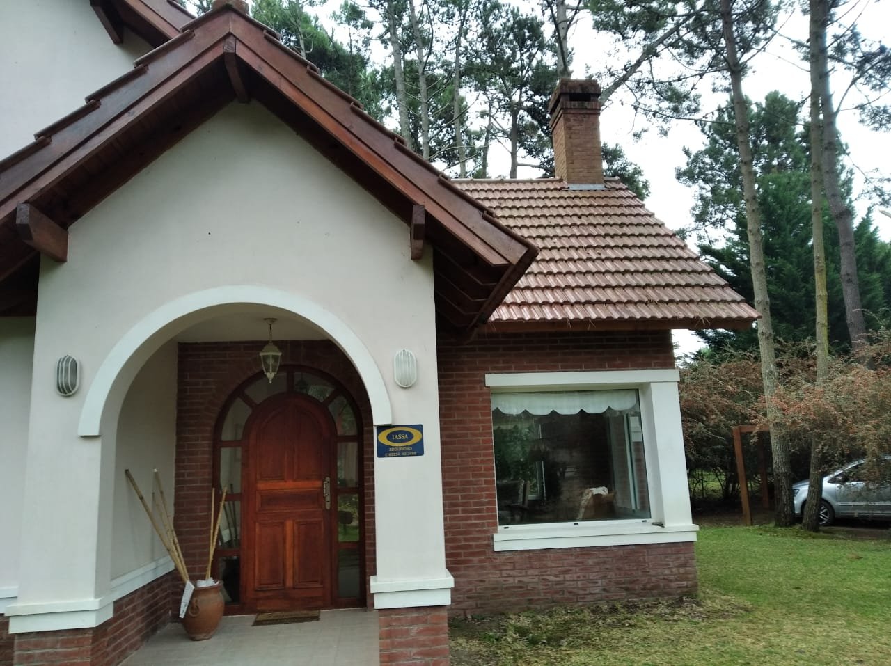 CLASICO CHALET EN CARILO