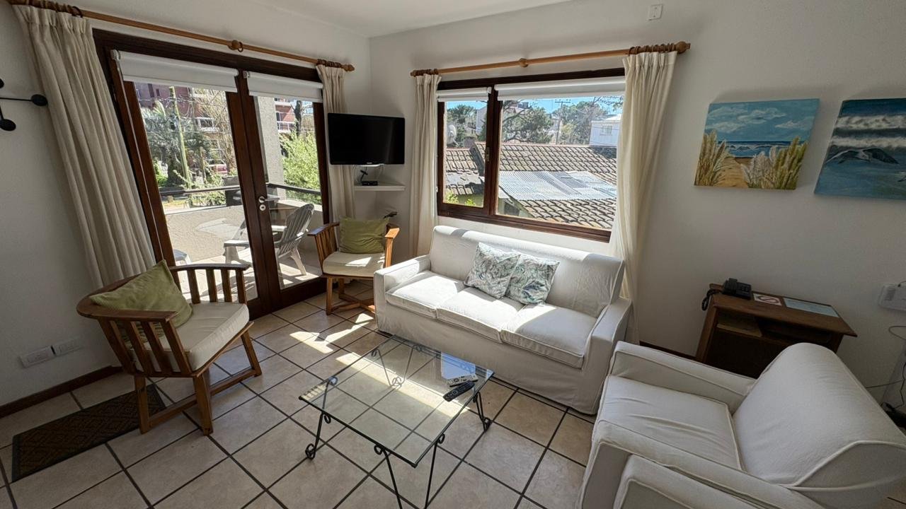 EXCELENTE DUPLEX EN COMPLEJO CON PISCINA EN PA A 100 M DEL MAR