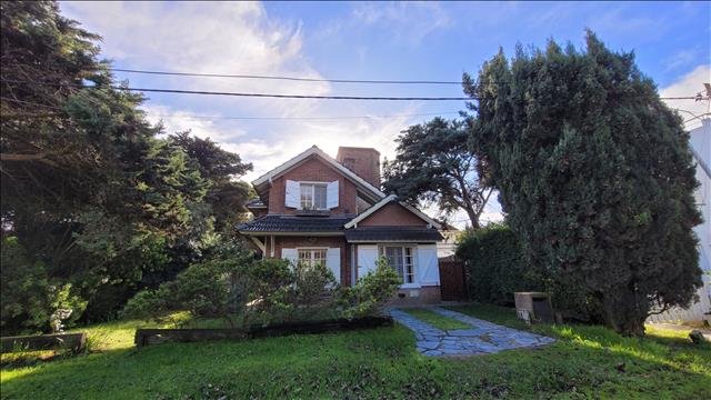 HERMOSO CHALET A 50 M DEL MAR Y DEL CENTRO